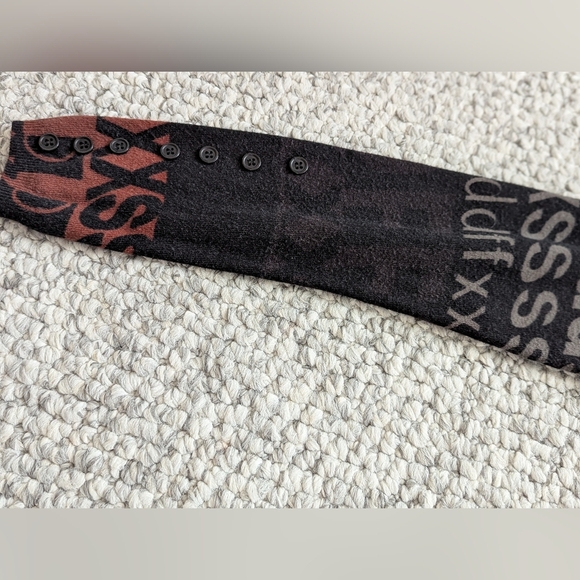 Vex Collection Women's (Small) Extra-Long V-neck Button-Down Cardigan/Sweater - Picture 9 of 11